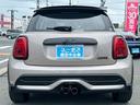 クーパーＳプレミアムプラスパッケージクラシックトリム　禁煙車・ヘッドアップディスプレイ・ＡＰＰｃａｒｐｌａｙ対応・Ｂカメラ・Ｂｌｕｅｔｏｏｔｈ対応・ナビゲーションプリパレーション・ミラー型ＥＴＣ・ライトＰＫＧ・シートヒーター・ミラー型ＥＴＣ・ワイヤレス充（42枚目）