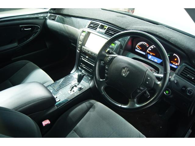 クラウン アスリート　新品バカンスゴーストＭ１ホイール　新品タイヤ　新品フルタップ減衰調整付き車高調　パワーシート　ＨＩＤヘッドライト　オートクルーズ　ＥＴＣ　スマートキー　プッシュスタート　純正マルチナビ　バックカメラ（30枚目）