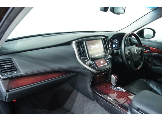 クラウンマジェスタ Fバージョン 3点フルモデリスタエアロ 新品バカンスGhostM1ホイール19in 新品タイヤ 新品フルタップ減衰調整付車高調 黒本革シート ウッドコンビハンドル ETC オートクルーズ LEDヘッド LEDフォグ(32枚目)