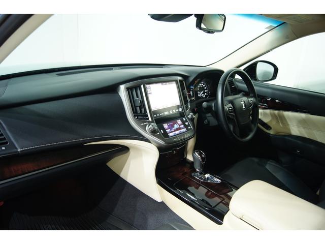 クラウン ロイヤルサルーン　新品バカンスゴーストＭ１ホイール１９インチ　新品タイヤ　新品フルタップ減衰調整付車高調　新品クラッツィオ製革調シートカバー　新品フロントスポイラー　モデリスタメッキモール　ＥＴＣ　バックカメラ（30枚目）