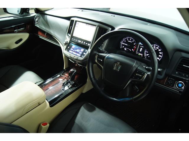 クラウン ロイヤルサルーン　新品バカンスゴーストＭ１ホイール１９インチ　新品タイヤ　新品フルタップ減衰調整付車高調　新品クラッツィオ製革調シートカバー　新品フロントスポイラー　モデリスタメッキモール　ＥＴＣ　バックカメラ（31枚目）