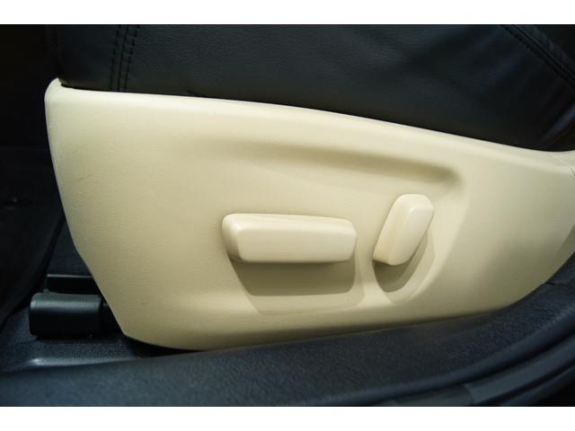 クラウン ロイヤルサルーン　新品バカンスゴーストＭ１ホイール１９インチ　新品タイヤ　新品フルタップ減衰調整付車高調　新品クラッツィオ製革調シートカバー　新品フロントスポイラー　モデリスタメッキモール　ＥＴＣ　バックカメラ（35枚目）