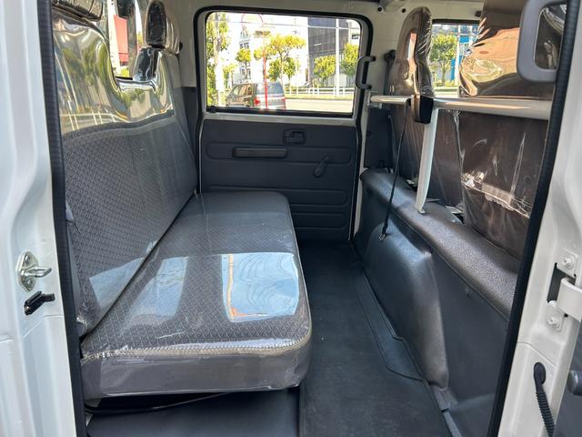 アトラストラック Ｗキャブスーパーロー　ナビ　ＤＴＶ　ＥＴＣ　ドライブレコーダー　メッキコーナーパネル　メッキミラーカバー　メッキグリル　アイドリングストップ機能　左右電動格納ミラー　キーレス　オートマ車（12枚目）