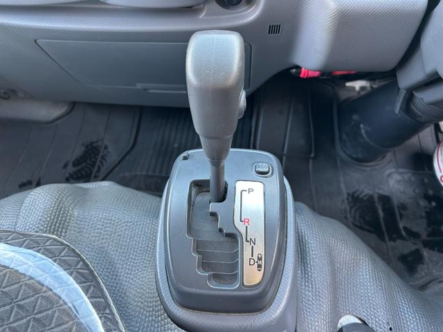 アトラストラック Ｗキャブスーパーロー　ナビ　ＤＴＶ　ＥＴＣ　ドライブレコーダー　メッキコーナーパネル　メッキミラーカバー　メッキグリル　アイドリングストップ機能　左右電動格納ミラー　キーレス　オートマ車（23枚目）