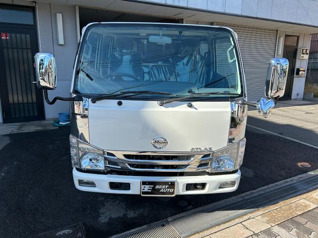 アトラストラック Ｗキャブスーパーロー　ナビ　ＤＴＶ　ＥＴＣ　ドライブレコーダー　メッキコーナーパネル　メッキミラーカバー　メッキグリル　アイドリングストップ機能　左右電動格納ミラー　キーレス　オートマ車（28枚目）