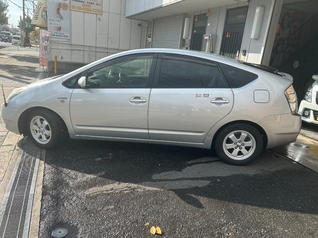 プリウス ＥＸ　キーレス　純正ＡＷ　オーディオレス　ＥＴＣ　リア左ドア開閉レバー　元タクシー（8枚目）