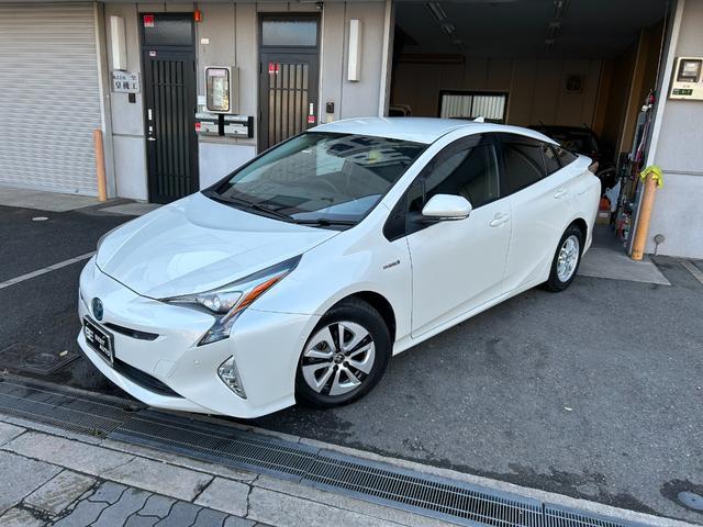 プリウス Ａ　純正９インチナビ　フルセグ　Ｂカメラ　ＥＴＣ　トヨタセーフティセンス　ＨＵＤ　ＢＳＭ　レーダークルーズ　ＬＥＤヘッド　スマートキー　Ｐスタート（3枚目）