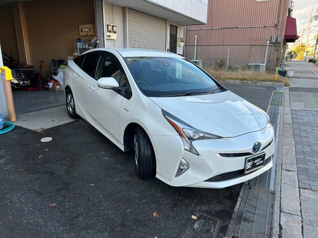 プリウス Ａ　純正９インチナビ　フルセグ　Ｂカメラ　ＥＴＣ　トヨタセーフティセンス　ＨＵＤ　ＢＳＭ　レーダークルーズ　ＬＥＤヘッド　スマートキー　Ｐスタート（4枚目）