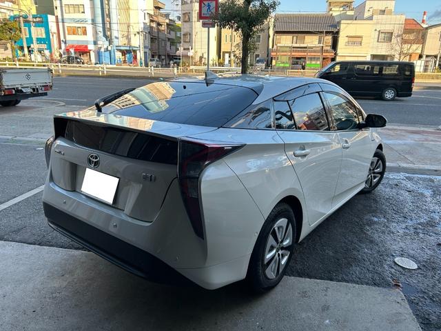 プリウス Ａ　純正９インチナビ　フルセグ　Ｂカメラ　ＥＴＣ　トヨタセーフティセンス　ＨＵＤ　ＢＳＭ　レーダークルーズ　ＬＥＤヘッド　スマートキー　Ｐスタート（6枚目）