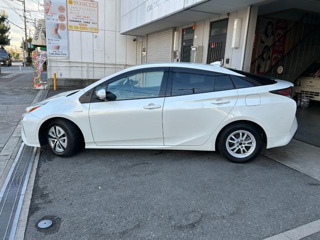 プリウス Ａ　純正９インチナビ　フルセグ　Ｂカメラ　ＥＴＣ　トヨタセーフティセンス　ＨＵＤ　ＢＳＭ　レーダークルーズ　ＬＥＤヘッド　スマートキー　Ｐスタート（9枚目）