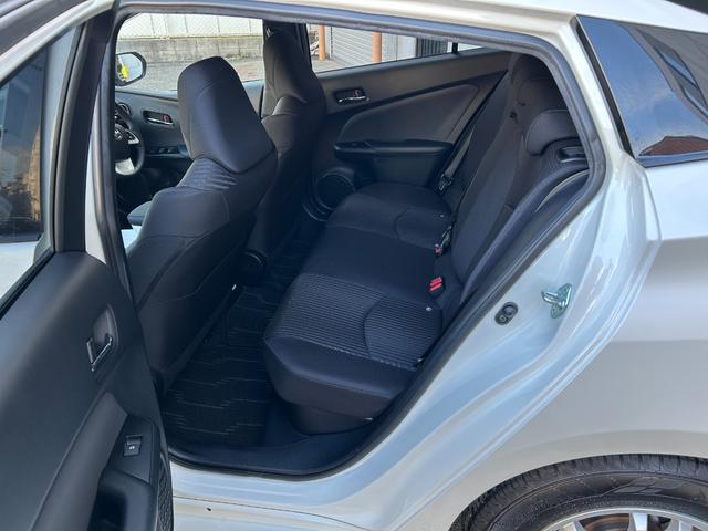 プリウス Ａ　純正９インチナビ　フルセグ　Ｂカメラ　ＥＴＣ　トヨタセーフティセンス　ＨＵＤ　ＢＳＭ　レーダークルーズ　ＬＥＤヘッド　スマートキー　Ｐスタート（14枚目）