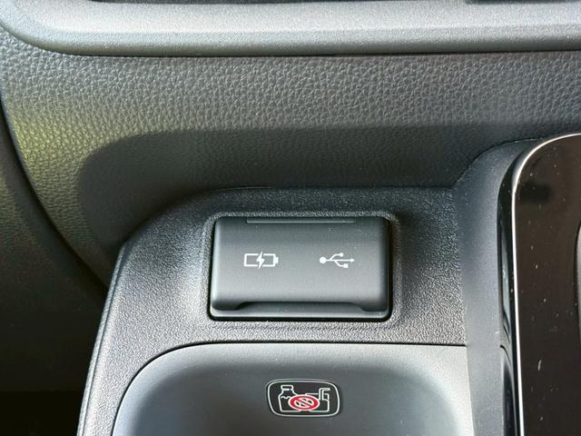 シエンタ ハイブリッドＺ　ワンオーナー車／１０．５インチディスプレイオーディオプラス／パノラミックビューモニター／ドラレコ／ＥＴＣ車載器／トヨタセーフティサポート／両側パワースライドドア／ＬＥＤヘッドライト／オートライト（15枚目）