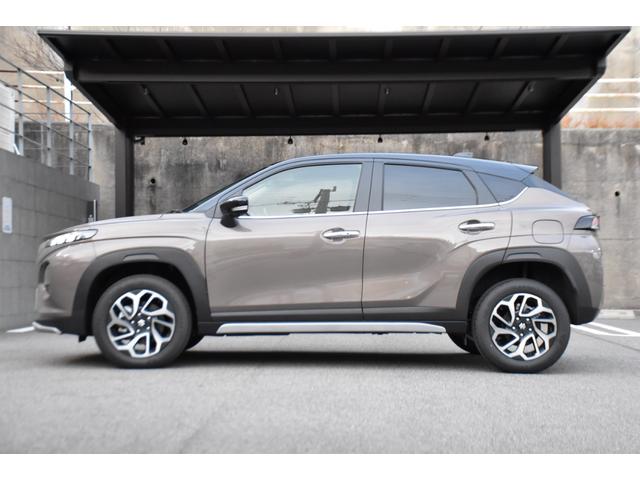 フロンクス ベースグレード　メーカー９インチメモリーナビ／全方位カメラ／シートヒーター／デュアルセンサーブレーキサポート２／ヘッドアップディスプレイ／シートヒーター／ＬＥＤヘッドライト／本革巻きステアリング／パドルシフト／ＡＣＣ（9枚目）