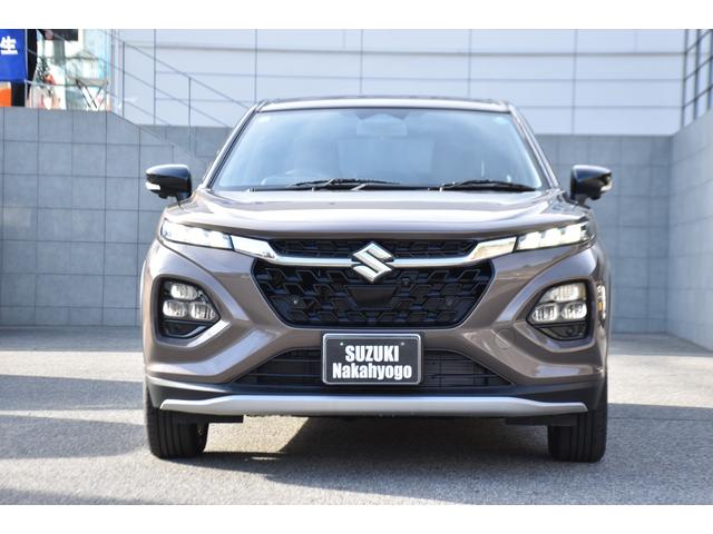 フロンクス ベースグレード　メーカー９インチメモリーナビ／全方位カメラ／シートヒーター／デュアルセンサーブレーキサポート２／ヘッドアップディスプレイ／シートヒーター／ＬＥＤヘッドライト／本革巻きステアリング／パドルシフト／ＡＣＣ（13枚目）