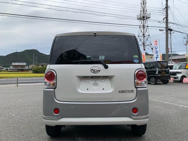 ＢＯＯＢＯＯのコダワリ１外装の仕上げ。まずは鉄粉の除去から徹底的にやっていきます。後の作業効率を上げる為でもあり、ボディにとって良い状態を作り上げる為に必要不可欠な工程です。※車によってはやりません。