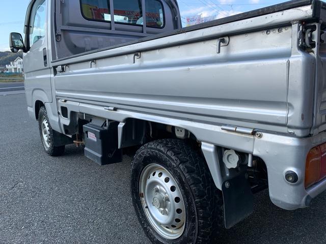 アクティトラック SDX 4WD 5速ミッション パワステ エアバッグ カーマット 積載量350KG シルバー色 ヘッドライトレベライザー ルームランプ 荷台ランプ 純正ラジオ エアバッグ ガソリン車(21枚目)