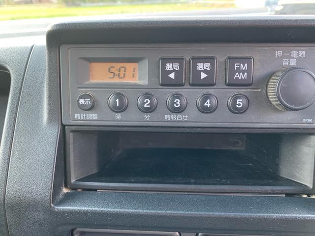 アクティトラック SDX 4WD 5速ミッション パワステ エアバッグ カーマット 積載量350KG シルバー色 ヘッドライトレベライザー ルームランプ 荷台ランプ 純正ラジオ エアバッグ ガソリン車(41枚目)