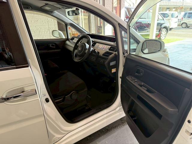 ステップワゴン スパーダＳ　ＨＤＤナビ　スマートスタイルＥＤ　８人乗り　バックカメラ　ＥＴＣ　両側電動スライドドア　３列シート　１６インチホイール　ＶＩＤＥＯＩＮＰＵＴ　スマートキー（26枚目）