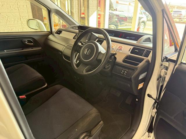 ステップワゴン スパーダＳ　ＨＤＤナビ　スマートスタイルＥＤ　８人乗り　バックカメラ　ＥＴＣ　両側電動スライドドア　３列シート　１６インチホイール　ＶＩＤＥＯＩＮＰＵＴ　スマートキー（30枚目）