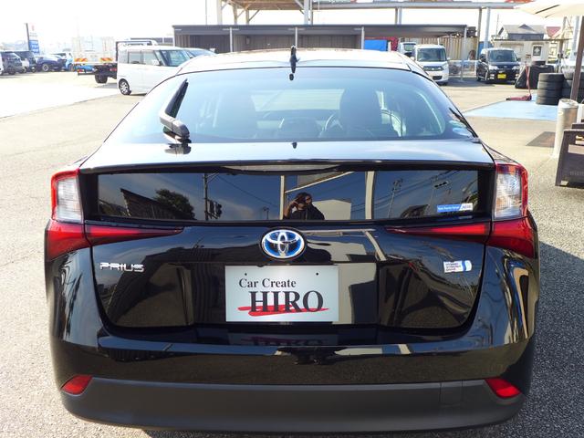 プリウス Ａ　パノラミックビューモニター　ブラインドスポットモニター　ヘッドアップディスプレイ　トヨタセーフティセンス　クルーズコントロール　ＥＴＣ（3枚目）