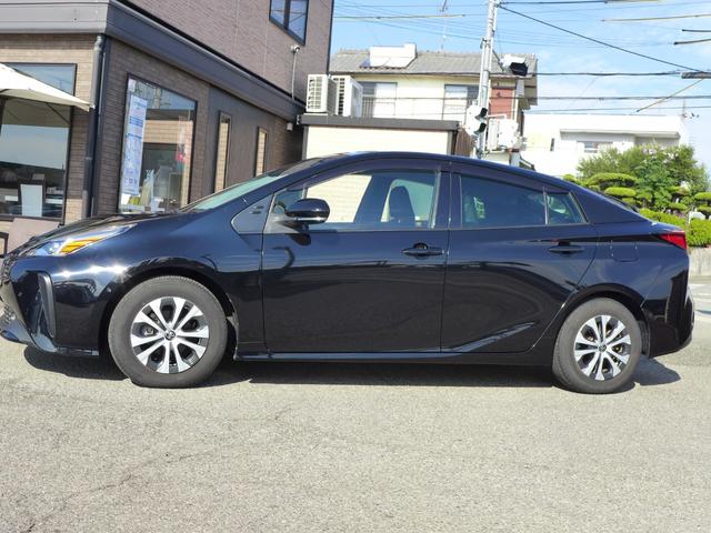 プリウス Ａ　パノラミックビューモニター　ブラインドスポットモニター　ヘッドアップディスプレイ　トヨタセーフティセンス　クルーズコントロール　ＥＴＣ（8枚目）