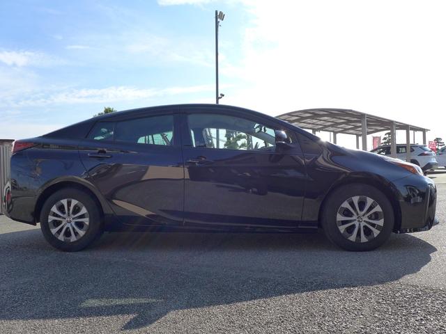 プリウス Ａ　パノラミックビューモニター　ブラインドスポットモニター　ヘッドアップディスプレイ　トヨタセーフティセンス　クルーズコントロール　ＥＴＣ（9枚目）