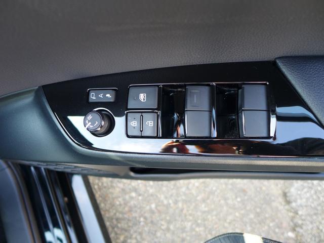 プリウス Ａ　パノラミックビューモニター　ブラインドスポットモニター　ヘッドアップディスプレイ　トヨタセーフティセンス　クルーズコントロール　ＥＴＣ（40枚目）