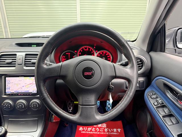 インプレッサ ＷＲＸ　ＳＴｉ　涙目最終モデル　アプライドＥ型　６速ＭＴ　禁煙車　ＳＴｉダウンサス　外メモリーナビ　フルセグＴＶ　ＢＴ　ＥＴＣ　ＨＩＤヘッド　ルーフスポイラー　Ｒスポイラー　タイミングベルト交換済（32枚目）