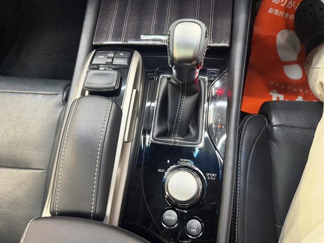 ＧＳ ＧＳ２００ｔ　バージョンＬ　後期モデル　ＳＲ　Ｆスポーツ仕様Ｆバンパー　モデリスタＦ・Ｓエアロ　Ｒエアロ　ＴＲＤトランクスポイラー　ＲＡＹＳ１９ＡＷ　ＲＳＲ車高調　オレンジキャリパー　ＢＳＭ　ブラックレザー　３眼ＬＥＤヘッド（11枚目）