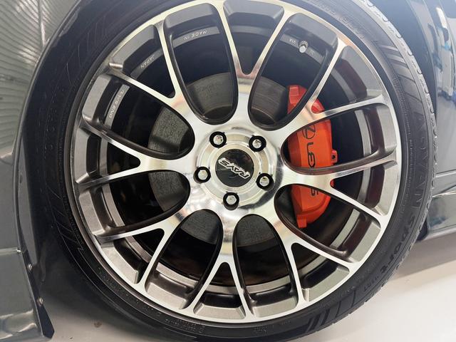 ＧＳ ＧＳ２００ｔ　バージョンＬ　後期モデル　ＳＲ　Ｆスポーツ仕様Ｆバンパー　モデリスタＦ・Ｓエアロ　Ｒエアロ　ＴＲＤトランクスポイラー　ＲＡＹＳ１９ＡＷ　ＲＳＲ車高調　オレンジキャリパー　ＢＳＭ　ブラックレザー　３眼ＬＥＤヘッド（45枚目）