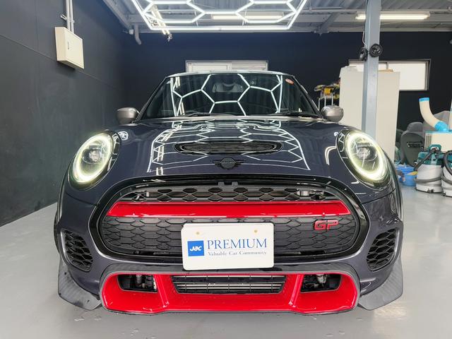 MINI ジョンクーパーワークスGP ユーザー様直接買取り車両 禁煙車 世界限定3000台 日本限定240台 2シーター エンジンチューニング 専用鍛造18AW カーボンアーチ 専用リアスポイラー 純正ナビ ミラー1体ETC ドラレコ(2枚目)