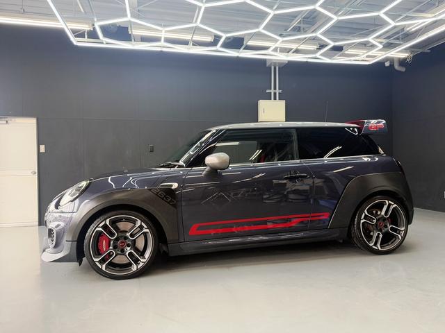 MINI ジョンクーパーワークスGP ユーザー様直接買取り車両 禁煙車 世界限定3000台 日本限定240台 2シーター エンジンチューニング 専用鍛造18AW カーボンアーチ 専用リアスポイラー 純正ナビ ミラー1体ETC ドラレコ(5枚目)
