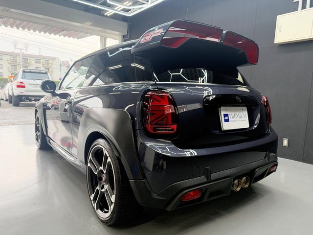 MINI ジョンクーパーワークスGP ユーザー様直接買取り車両 禁煙車 世界限定3000台 日本限定240台 2シーター エンジンチューニング 専用鍛造18AW カーボンアーチ 専用リアスポイラー 純正ナビ ミラー1体ETC ドラレコ(8枚目)
