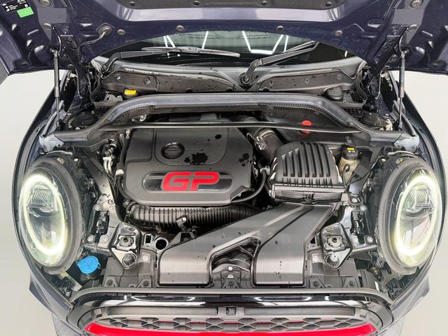 MINI ジョンクーパーワークスGP ユーザー様直接買取り車両 禁煙車 世界限定3000台 日本限定240台 2シーター エンジンチューニング 専用鍛造18AW カーボンアーチ 専用リアスポイラー 純正ナビ ミラー1体ETC ドラレコ(18枚目)