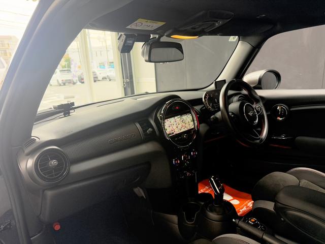 MINI ジョンクーパーワークスGP ユーザー様直接買取り車両 禁煙車 世界限定3000台 日本限定240台 2シーター エンジンチューニング 専用鍛造18AW カーボンアーチ 専用リアスポイラー 純正ナビ ミラー1体ETC ドラレコ(32枚目)