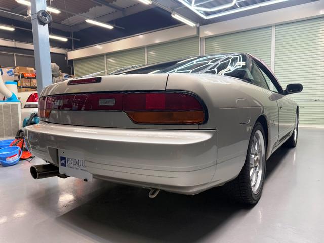 修復歴は右リア部分になります。右Ｒフェンダー交換に伴いＲインナー歪みの修復小になります。