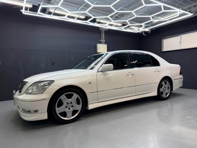 セルシオ ｅＲ仕様　ユーザー様直接買取り車両　サンルーフ　純正Ｆ・Ｒエアロ　ブラックレザー　シートヒーター　パワーシート　純正マルチナビ　バックカメラ　ビルトインＥＴＣ　スマートキー　ＨＩＤヘッドライト　新車保証書（6枚目）