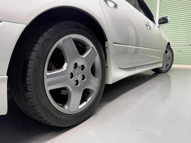 セルシオ ｅＲ仕様　ユーザー様直接買取り車両　サンルーフ　純正Ｆ・Ｒエアロ　ブラックレザー　シートヒーター　パワーシート　純正マルチナビ　バックカメラ　ビルトインＥＴＣ　スマートキー　ＨＩＤヘッドライト　新車保証書（22枚目）