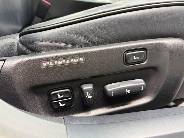 セルシオ ｅＲ仕様　ユーザー様直接買取り車両　サンルーフ　純正Ｆ・Ｒエアロ　ブラックレザー　シートヒーター　パワーシート　純正マルチナビ　バックカメラ　ビルトインＥＴＣ　スマートキー　ＨＩＤヘッドライト　新車保証書（32枚目）