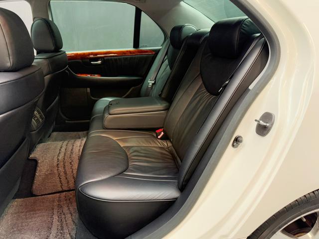 セルシオ ｅＲ仕様　ユーザー様直接買取り車両　サンルーフ　純正Ｆ・Ｒエアロ　ブラックレザー　シートヒーター　パワーシート　純正マルチナビ　バックカメラ　ビルトインＥＴＣ　スマートキー　ＨＩＤヘッドライト　新車保証書（36枚目）