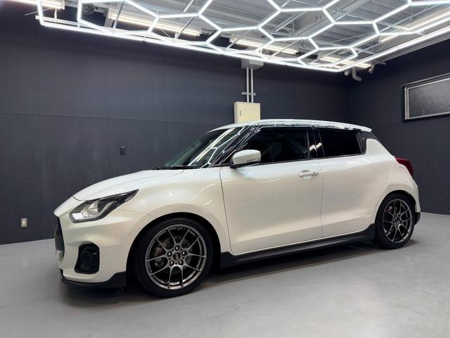 スイフトスポーツ ベースグレード　純正６速ＭＴ　禁煙車　ＢＢＳ１７ＡＷ　テイン車高調　フジツボマフラー　アイライン　ケンウッドディスプレイオーディオ　ブルートゥース　バックカメラ　スマートキー　Ｐスタート（6枚目）