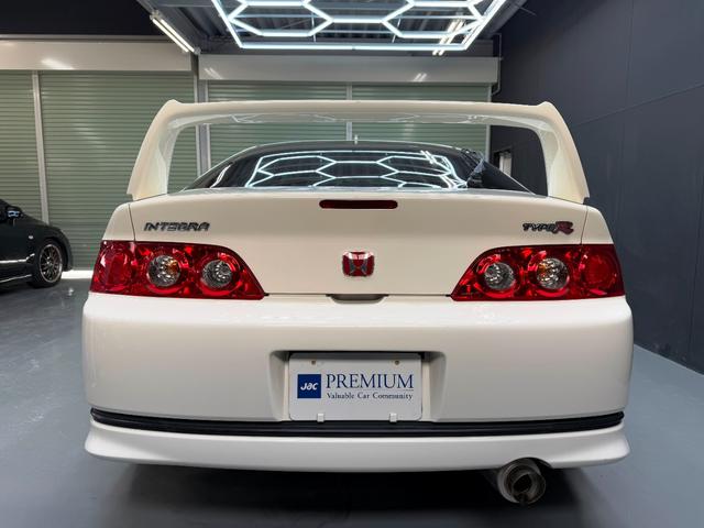 インテグラ タイプR 後期モデル 6速MT 無限サスペンションKIT SSR17インチAW 5次元マフラー J’Sレーシングタワーバー Rスポイラー ブレンボーキャリパー HIDヘッド 赤レカロシート ETC(3枚目)
