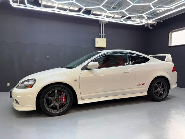 インテグラ タイプR 後期モデル 6速MT 無限サスペンションKIT SSR17インチAW 5次元マフラー J’Sレーシングタワーバー Rスポイラー ブレンボーキャリパー HIDヘッド 赤レカロシート ETC(5枚目)