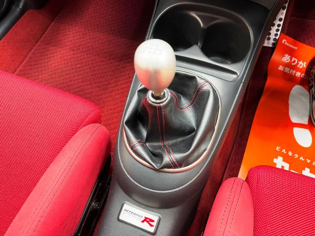 インテグラ タイプR 後期モデル 6速MT 無限サスペンションKIT SSR17インチAW 5次元マフラー J’Sレーシングタワーバー Rスポイラー ブレンボーキャリパー HIDヘッド 赤レカロシート ETC(12枚目)