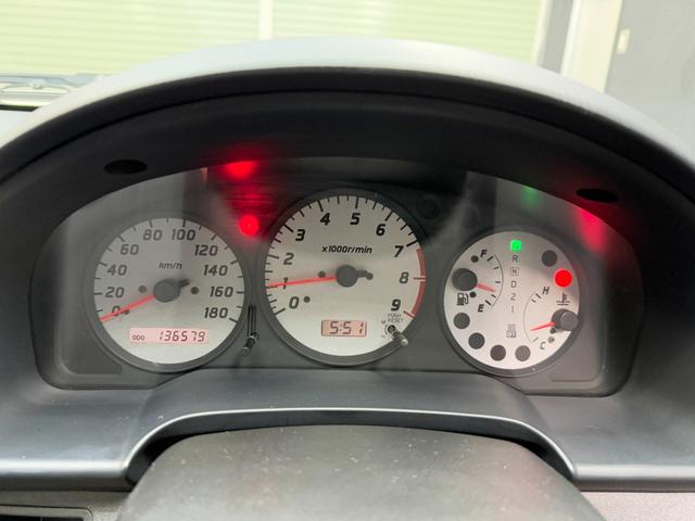 メーター　　実走行！走行管理システムにより、オドメーターをチェックしています。