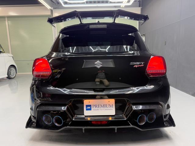 スイフトスポーツ ベースグレード　１オーナー　６速ＭＴ　ＢＬＩＴＺ車高調　ＫＵＨＬマフラー＆ルーフエンドＧＴウイング＆リアハーフスポイラー＆ディフェザー　ヴァレンティＬＥＤテール　アイライン　ディスプレイオーディオ　ＥＴＣ２．０（3枚目）