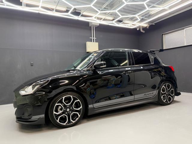 スイフトスポーツ ベースグレード　１オーナー　６速ＭＴ　ＢＬＩＴＺ車高調　ＫＵＨＬマフラー＆ルーフエンドＧＴウイング＆リアハーフスポイラー＆ディフェザー　ヴァレンティＬＥＤテール　アイライン　ディスプレイオーディオ　ＥＴＣ２．０（6枚目）