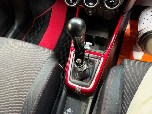 スイフトスポーツ ベースグレード　１オーナー　６速ＭＴ　ＢＬＩＴＺ車高調　ＫＵＨＬマフラー＆ルーフエンドＧＴウイング＆リアハーフスポイラー＆ディフェザー　ヴァレンティＬＥＤテール　アイライン　ディスプレイオーディオ　ＥＴＣ２．０（13枚目）