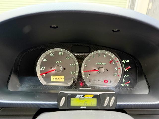 Ｋｅｉワークス ベースグレード　５速ＭＴ　スズキスポーツマフラー　クスコフロントパワーブレス　Ｆタワーバー　外１５インチＡＷ　Ｒスポイラー　純正レカロシート　ターボタイマー　ＥＴＣ（17枚目）