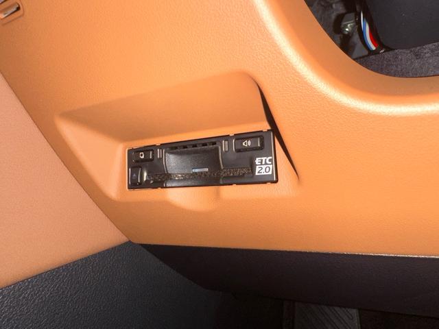 ヴェルファイア Ｚ　プレミア　登録済未使用車　内装ブラウン　１４コネクトナビ　デジタルインナーミラー　１３．２型後席モニター　左右独立ムーンルーフ　ヘッドアップディスプレイ　トヨタチームメイト　置くだけ充電　ＨＤＭＩ　純正１９ＡＷ（21枚目）